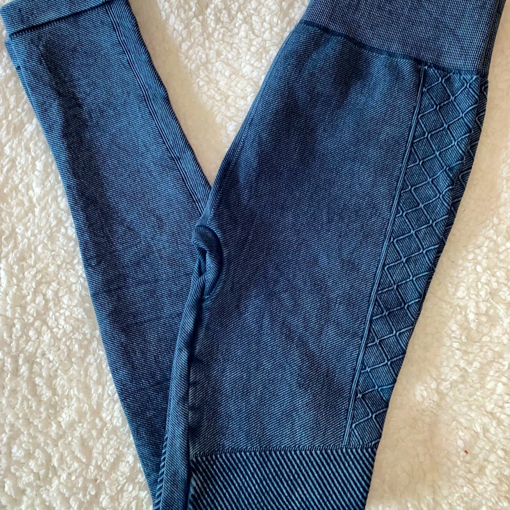 O/S Nikibiki denim textured leggings